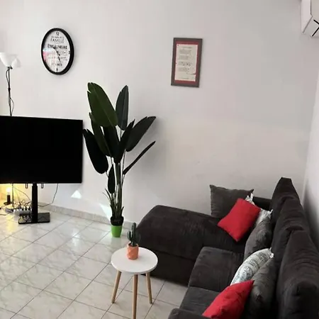 Apartment For 6 People *